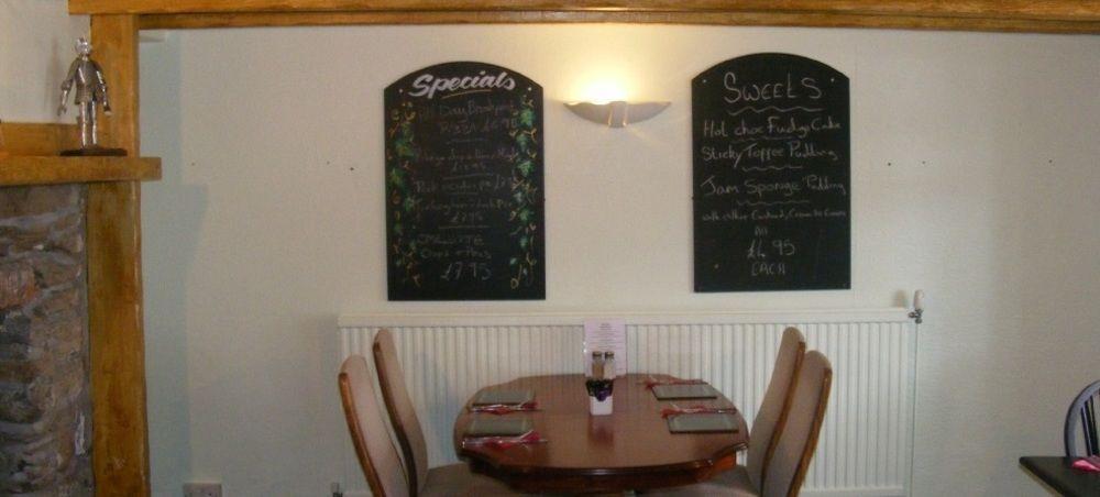 Harbour Moon Inn Looe Bagian luar foto